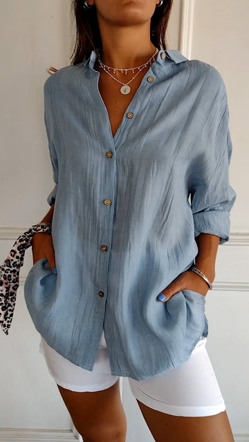 Chemisier féminin chic avec détails plissés et coupe légère